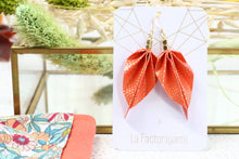Load image into Gallery viewer, Boucles d'oreilles Feuille Sango iro