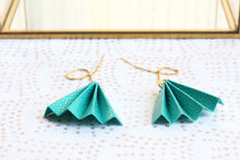 Load image into Gallery viewer, Boucles d'oreilles origami, papier japonais