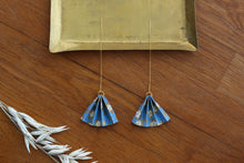 Load image into Gallery viewer, Lysandra Fans