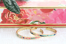 Load image into Gallery viewer, Un bracelet fin fait main pour égayer vos matins