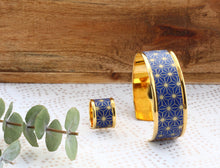 Load image into Gallery viewer, Manchette origami et sa bague, fait-main, papier traditionnel japonais