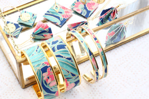 Assortiment de bracelets aux couleurs somptueuses, faite artisanalement, papier washi japonais. Un bijou de créateur pour l'été!