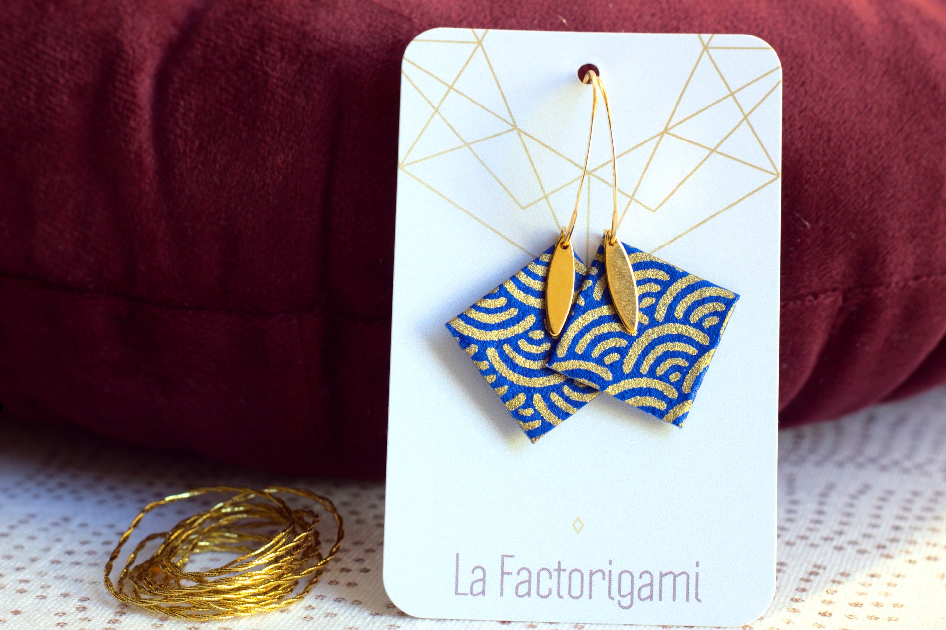 Boucles d'oreilles originales en papier origami et papier recyclé Boucles d'oreilles originales en papier origami et papier recyclé